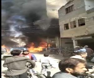 کراچی منظور کالونی میں فرنیچر کی دکانوں اور شوروم میں آگ لگ گئی