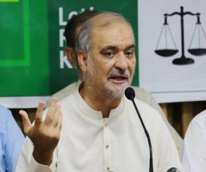 امیر جماعت اسلامی کراچی  حافظ نعیم الرحمن کا کہنا ہے کراچی میں بلدیاتی الیکشن ملتوی کرنے کی سازش ہورہی ہے۔