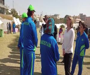  قومی خواتین کرکٹ ٹیم کے تربیتی کیمپ کے آخری روز آسٹریلیا کے ہائی کمشنر نیل ہاکنز نے قومی خواتین ٹیم سے ملاقات کی۔