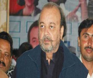 کراچی کی احتساب عدالت نے  آغا سراج کے  اہل خانہ کو بیرون ملک سفر کی اجازت دے دی۔