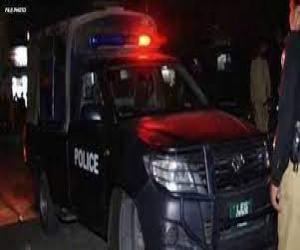 کراچی اسٹیل ٹاون میں پولیس کا ڈکیت گینگ سے مقابلہ۔