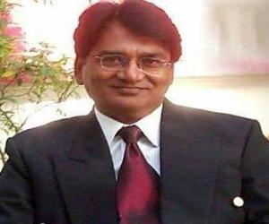 کراچی,ملک کے معروف ایڈیٹر سینئر صحافی ٹریڈ یونینسٹ اور روزنامہ ایکسپریس کے مدیر طاہر نجمی انتقال کر گئے