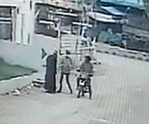    کراچی گلستان جوہر بلاک نائن میں پاکستان علماءایسوسی ایشن کے صدر کو ٹارگٹ کر کے قتل کردیاگیا