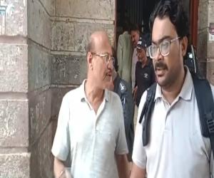  فائرنگ سے شہری کی ہلاکت کےمقدمے میں  ملزم ڈی ایس پی قمر الزمان کو چار روزہ جسمانی ریمانڈ پر پولیس کے حوالے کردیا۔