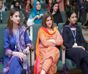 اسری یونیورسٹی میں خواتین کا معاشرے میں انٹرپرینیورشپ کی اہمیت کے موضوع پر ایک روزہ سیمینار کا انعقاد