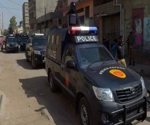  کراچی موچکو میں پولیس نے دو گاڑیوں  سے تیرہ من چھالیہ برآمد کر کے تین ملزموں کو گرفتار کرلیا