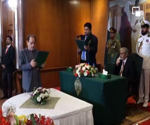  آرٹس کونسل آف پاکستان کراچی کے صدر محمد احمد شاہ نے سندھ کے نگراں صوبائی وزیر کی حیثیت سے حلف اٹھالیا