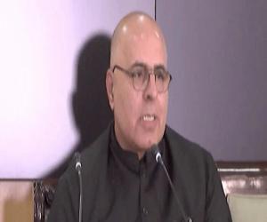 کراچی میں وزیر اطلاعات بلوچستان جان محمد اچکزئی اور نگراں وزیر داخلہ بریگیڈیئر حارث نواز نے پریس کانفرنس کی
