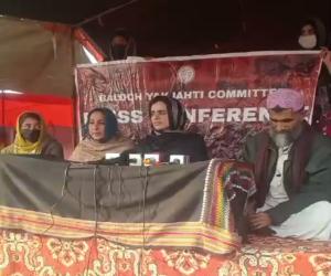 اسلام آباد ہائیکورٹ نے نیشنل پریس کلب کے باہر  بیٹھے  مظاہرین کو  ہٹانے سے روک دیا