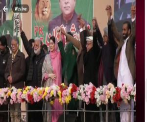 ایک شخص نے گھڑی بیچ کر پیسے جیب میں ڈالے  