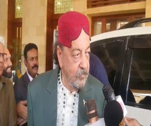 اسپیکر سندھ اسمبلی آغا سراج درانی کا کہنا ہے اسمبلی کے باہر احتجاج کرنے والوں کو عوام نے مسترد کردیا۔