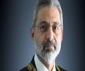 چیف جسٹس فائز عیسیٰ کو سیکرٹری جنرل رابطہ عالم اسلامی نے قلم بابِ کعبہ کاتحفہ  دیا، سپریم کورٹ