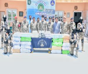  پاکستان کوسٹ گارڈز  نے گوادر میرین ڈرائیو میں دوسو تہتر کلو اعلی کوالٹی کی منشیات برآمد کرلی