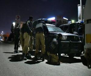  کراچی میٹھادرمیں مبینہ پولیس مقابلے کے بعد  تین  ملزم زخمی حالت میں گرفتار