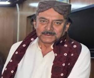  کراچی۔پیپلز پارٹی سندھ کے صدر نثار کھوڑو نے کہا ہے کے بانی پی ٹی آئی کو 190 ملین پاؤنڈ ریفرنس میں سزا کی وجہ سے ملک میں سیاسی عدم استحکام نہیں آئے گا