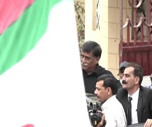  مہاجر قومی موومنٹ کے چئیرمین آفاق احمد کو سینٹرل جیل کراچی سے رہاکردیا گیا۔