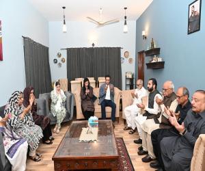  کراچی میں   چیئرمین پیپلزپارٹی بلاول بھٹو زرداری اور  آصفہ بھٹو زرداری  نے سابق صوبائی وزیر عبداللہ بلوچ     سے ان کےصاحبزادے کےانتقال پرتعزیت کی