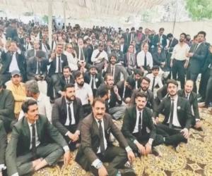  وزیر داخلہ  سندھ ضیاء لنجار کی خیرپور ببرلو بائے پاس پر بیٹھے دھرنے کے شرکاء سے احتجاج ختم کرنے کی درخواست۔