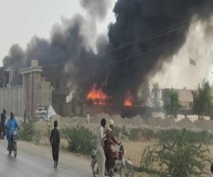سندھ کے شہر مورو میں کشیدگی، مشتعل مظاہرین نے وزیر داخلہ سندھ کے گھر کو نشانہ بنا دیا  