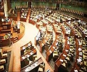   کراچی۔سندھ اسمبلی کی پبلک اکاؤنٹس کمیٹی نے مالی بے ضابطگیوں کے پیش نظر صوبے بھر کی تمام یوسیز کو ماہانہ فراہم ہونے والی 2 ارب روپے کے بجیٹ کی آڈٹ کا حکم دے دیا