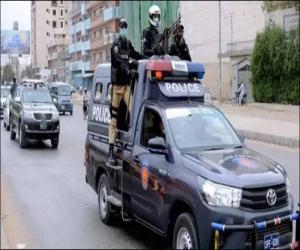   کراچی میں پولیس نے اسٹریٹ کرائم اور دیگر جرائم میں ملوث  پانچ ملزموں کو گرفتار کرلیا