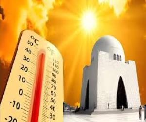  کراچی میں آج موسم ابر آلود اور مرطوب رہنے کے ساتھ کہیں کہیں بوندا باندی کا امکان ہے۔۔