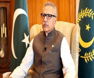 سابق صدر پاکستان عارف علوی کے بینک اکاؤنٹس منجمد کرنے کےخلاف  درخواست میں عدم پیشی پر عدالت نے تفتیشی افسر کو شوکاز نوٹس جاری کردیا۔