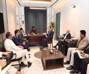  کراچی میں وزیر تعلیم سندھ سردار علی شاہ کی زیر صدارت محکمہ اسکول ایجوکیشن کا اہم اجلاس