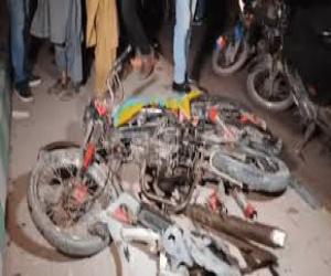  کراچی میں مختلف مقامات پر پیش آنے والے ٹریفک حادثات میں تین و افراد جاں بحق، جبکہ متعدد زخمی ہو گئے۔۔۔