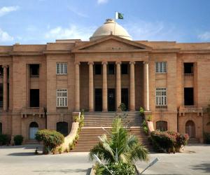   سندھ ہائی کورٹ  نے ایف آئی اے کو سولہ  ستمبر تک  پی ٹی آئی رہنما فردوس شمیم نقوی کے خلاف کارروائی سے روک دیا۔
