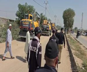 افغان کیمپ میں قائم  گھروں کو مسمار کرنے کا آپریشن دوسرے روز بھی جاری