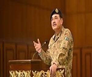 راولپنڈی/بہاولپور: آئی ایس پی آر کے مطابق فیلڈ مارشل سید عاصم منیر نے روہی ای اسکلز لرننگ ہب اور اے پی ایس عباسیہ کیمپس کا افتتاح کیا