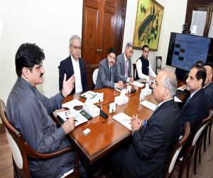  وزیراعلی سندھ  مراد علی شاہ کا کہنا ہے تھر  کےکوئلے سے یوریا کھاد بنانے کا منصوبہ  پاکستان کے لئے گیم چینجر ثابت ہوگا۔ دس ہزار سے زائد روزگار  کے موقع بھی پیدا ہوں گے۔