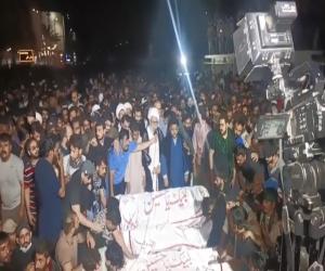 ایران پر اسرائیل اور امریکلہ کے حملوں کے بعد مظاہرین نے کراچی میں امریکی قونصلیٹ کا رخ کیا ۔۔۔ پولیس اور مظاہرین آمنے سامنے آئے