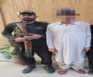 بھیو گینگ کے اشتہاری ڈاکو مجید بھیو نے کندھکوٹ میں سرینڈر کر دیا۔