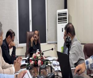 محکمہ کو مالی خسارے سے بچانا ہوگا،زیادہ اخراجات والے اداروں کی نشستوں کا ازسرِ نو جائزہ،موجود وسائل میں زیادہ سے زیادہ طلبہ کو تعلیمی مواقع فراہم کریں، سیکریٹری ندیم میمن