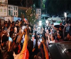 کراچی میں سیاسی سرگرمیوں کے مرکز بہادر آباد کے اطراف اچانک پولیس کی بھاری نفری پہنچ گئی