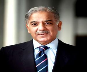  وزیراعظم شہباز شریف کا ایئرپورٹس پر فوری اسمارٹ اسکینرز نصب کرنے کا حکم، مسافروں کو غیر ضروری پریشانی سے بچانے کی ہدایت