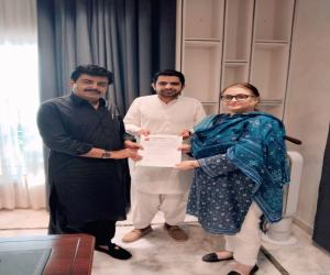 صحافیوں کے بچوں کے لیے تعلیمی وظائف کا عندیہ، سندھ حکومت کا تعاون یقینی بنانے کا عزم